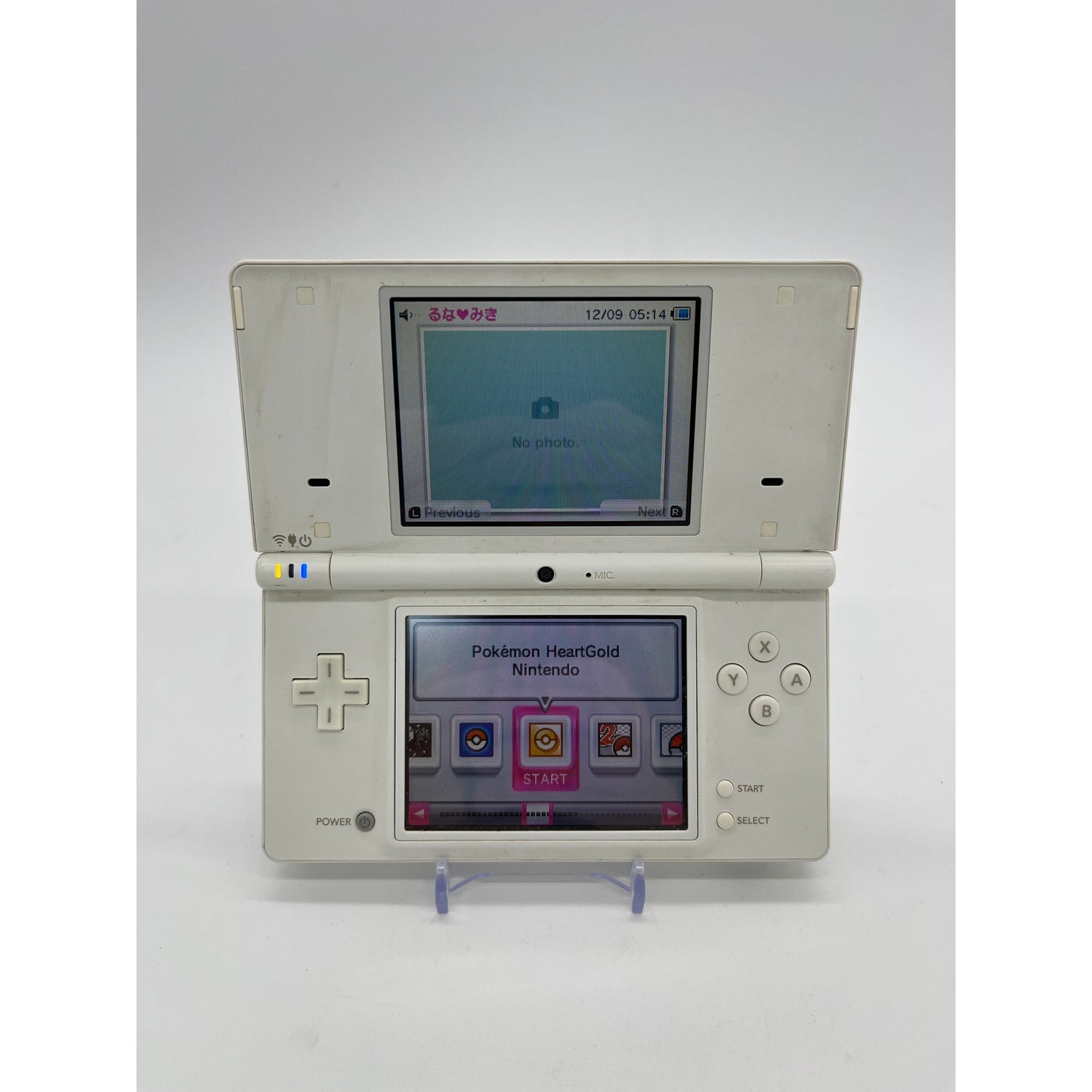 White Nintendo DSi - TWiLight Menu++